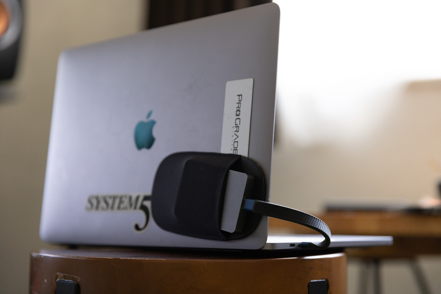MacBookにSSDやカードリーダーを取り付けるアイテム